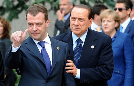 ​Илон Маск потроллил Медведева, который злорадствовал над отставкой Трасс