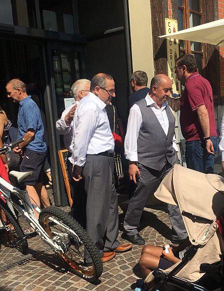 Ни спрятаться, ни скрыться: Луценко засекли на отдыхе в Италии