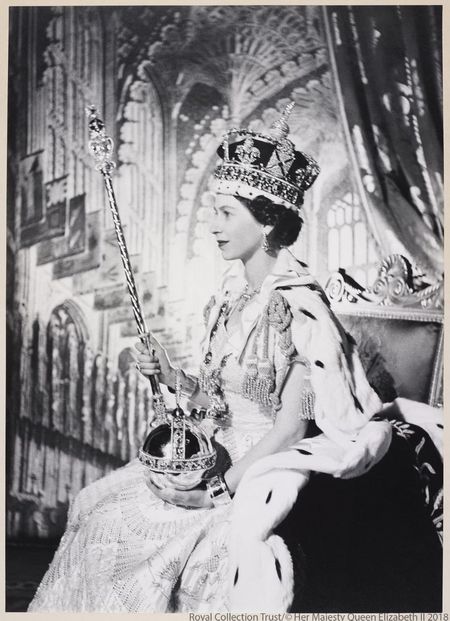 65 років на троні: палац оприлюднив архівні фото з коронації Єлизавети ІІ