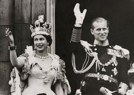65 років на троні: палац оприлюднив архівні фото з коронації Єлизавети ІІ